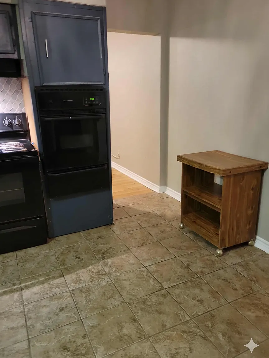 4 bed, 1372 sqft, $4,800 — Photo 1