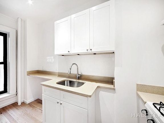2nd image of 255 W 108th St APT 5C