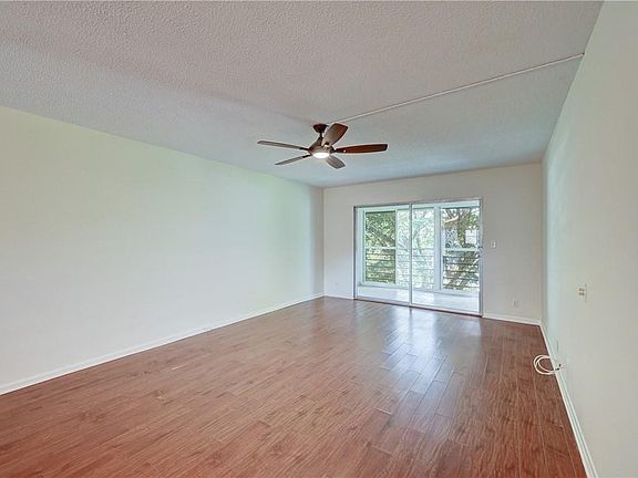 4th image of 4702 Martinique Drive #C3
