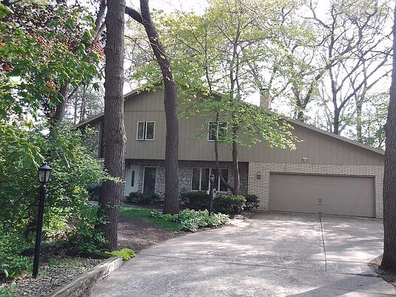 3rd image of 3054 Lupine Dr