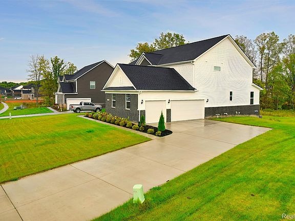 3rd image of 22820 Martin Rd