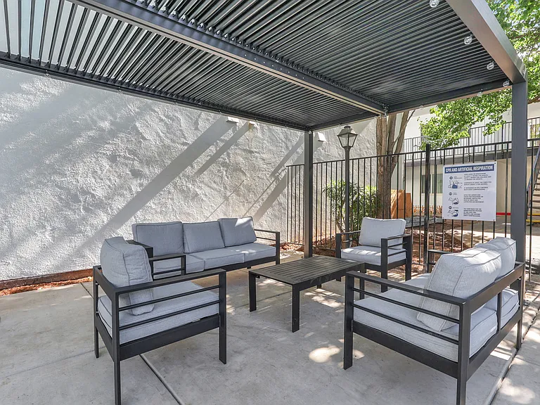 Courtyard Apartments — Photo 7