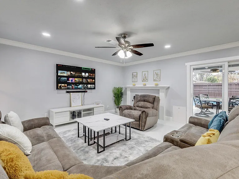 5048 Pemberton Ln — Photo 7