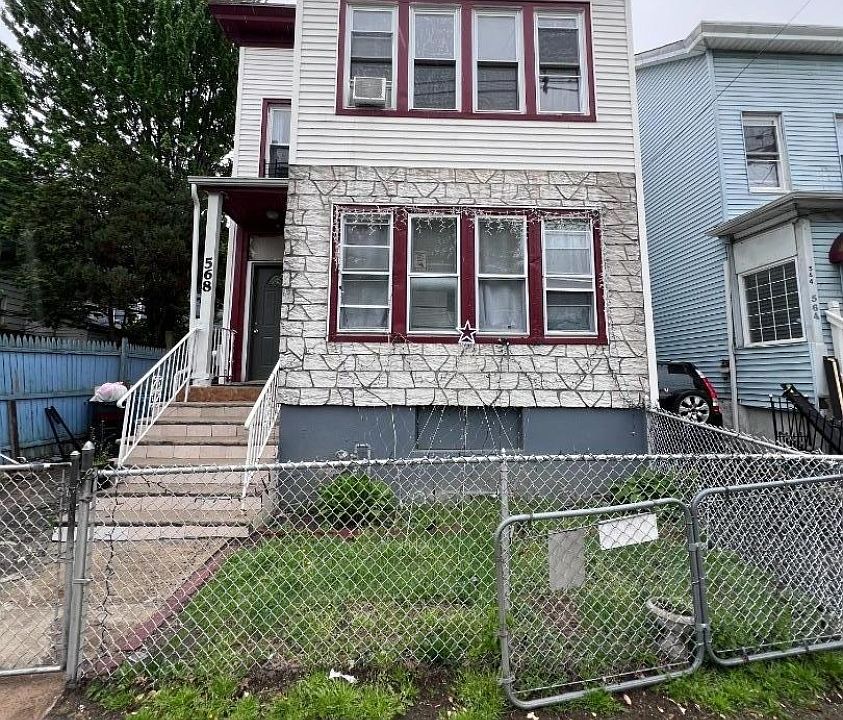 1st image of 568 14Th Ave