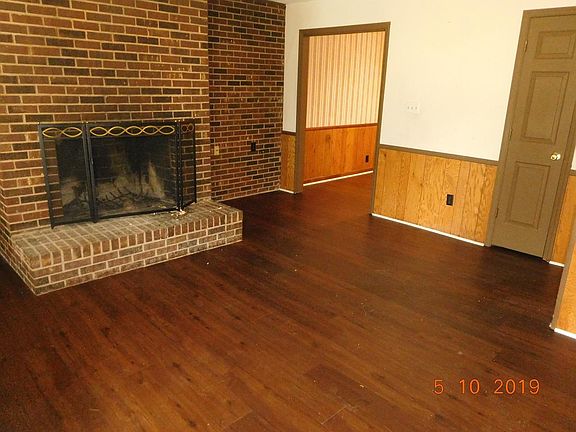 2nd image of 225 Welch Ave #A
