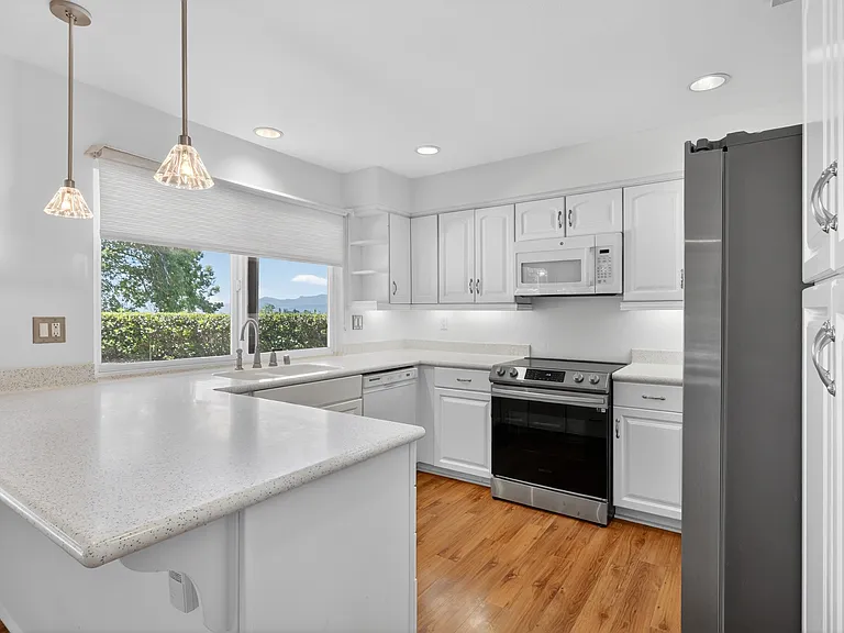 1248 Calle De Oro — Photo 9