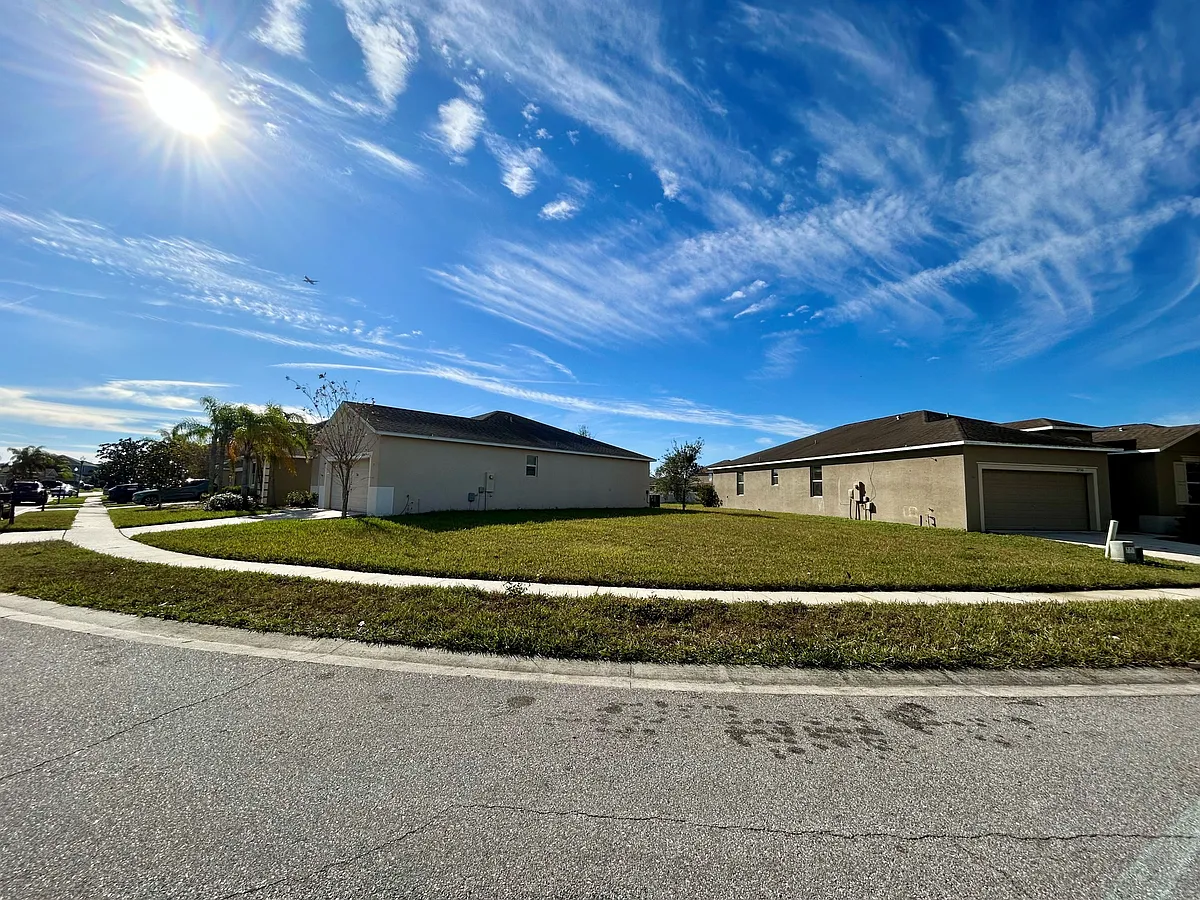 Building Photo - 2742 Carrickton Cir