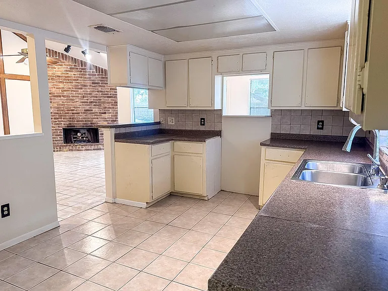 14418 Moorfield Dr — Photo 14