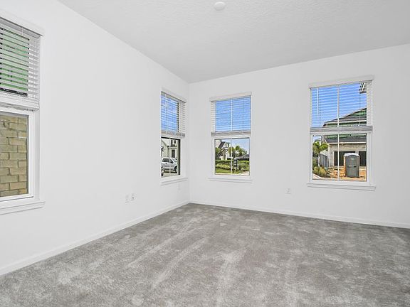 4th image of 14055 Lochend Way