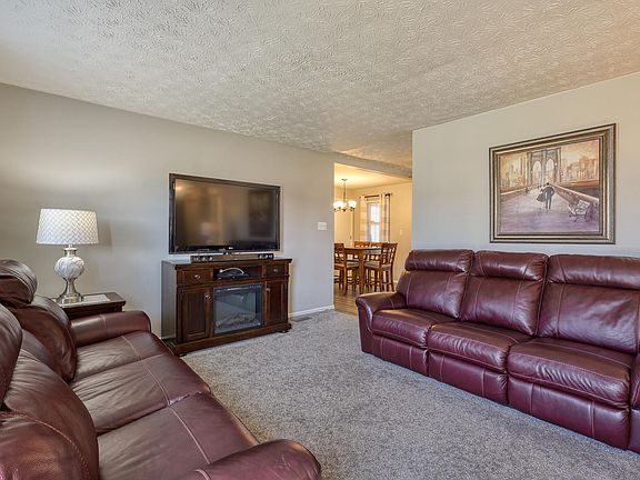 2nd image of 7767 Walnut Creek Dr