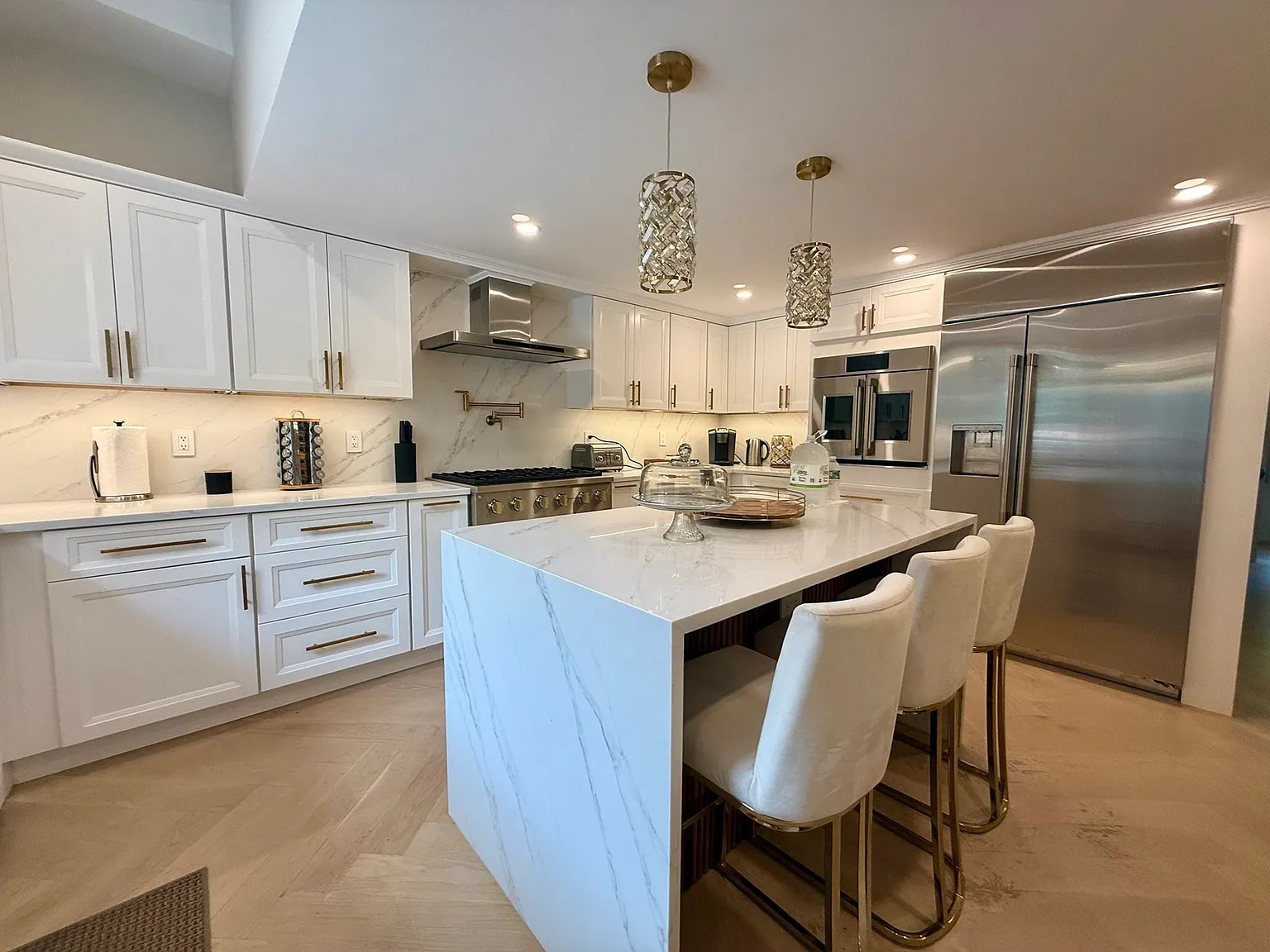 5 bed, 5.5 bath, 3000 sqft, $13,500 — Photo 3