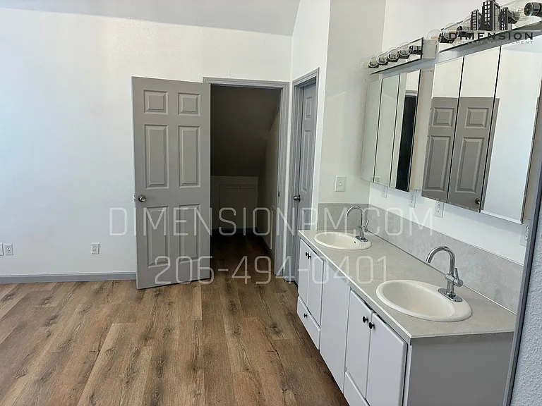 GH 121 W 3rd St — Photo 8