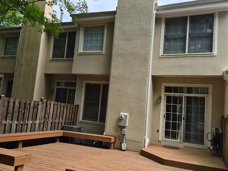 1303 Park Garden Ln — Photo 16