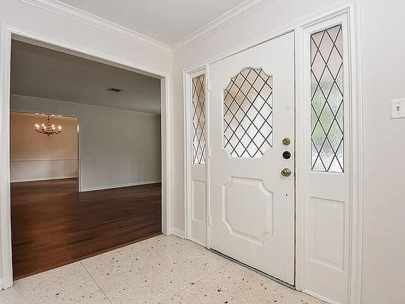 3rd image of 5406 Three Oaks Cir