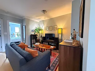 227 Kingsland Avenue, #6