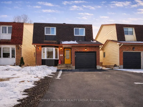 1091 Burgundy Ln, Ottawa, ON K1C 2M9