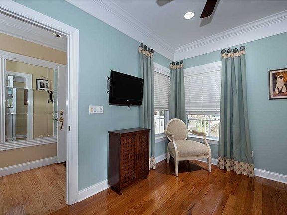 5th image of 282 Andrew Dr