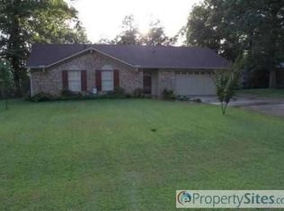 207 Park Dr, Longview, TX 75601