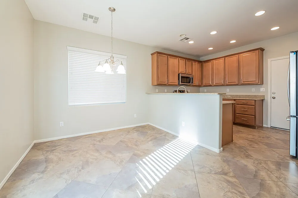 3 bed, 2.5 bath, 1479 sqft, $2,480 — Photo 3