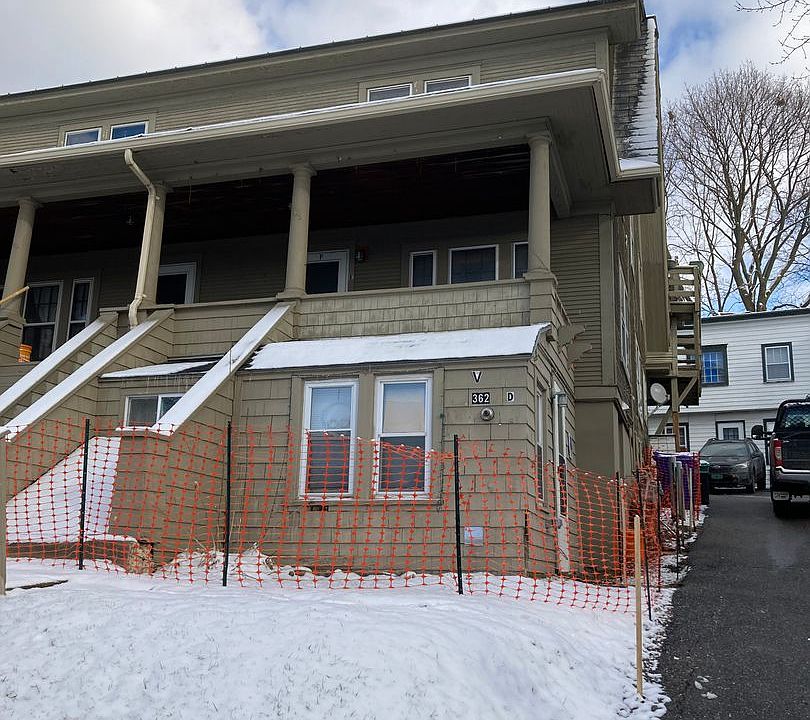 1st image of 360 S Winooski Ave #F