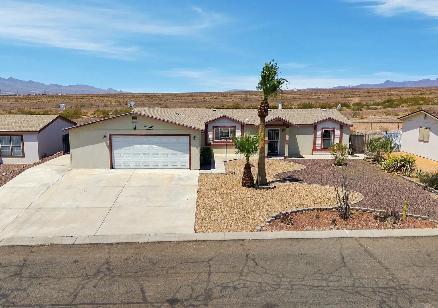 Beautifully Updated 3-Bedroom Home with RV Parking, Community Pool in Sunrise Vistas — Photo 3