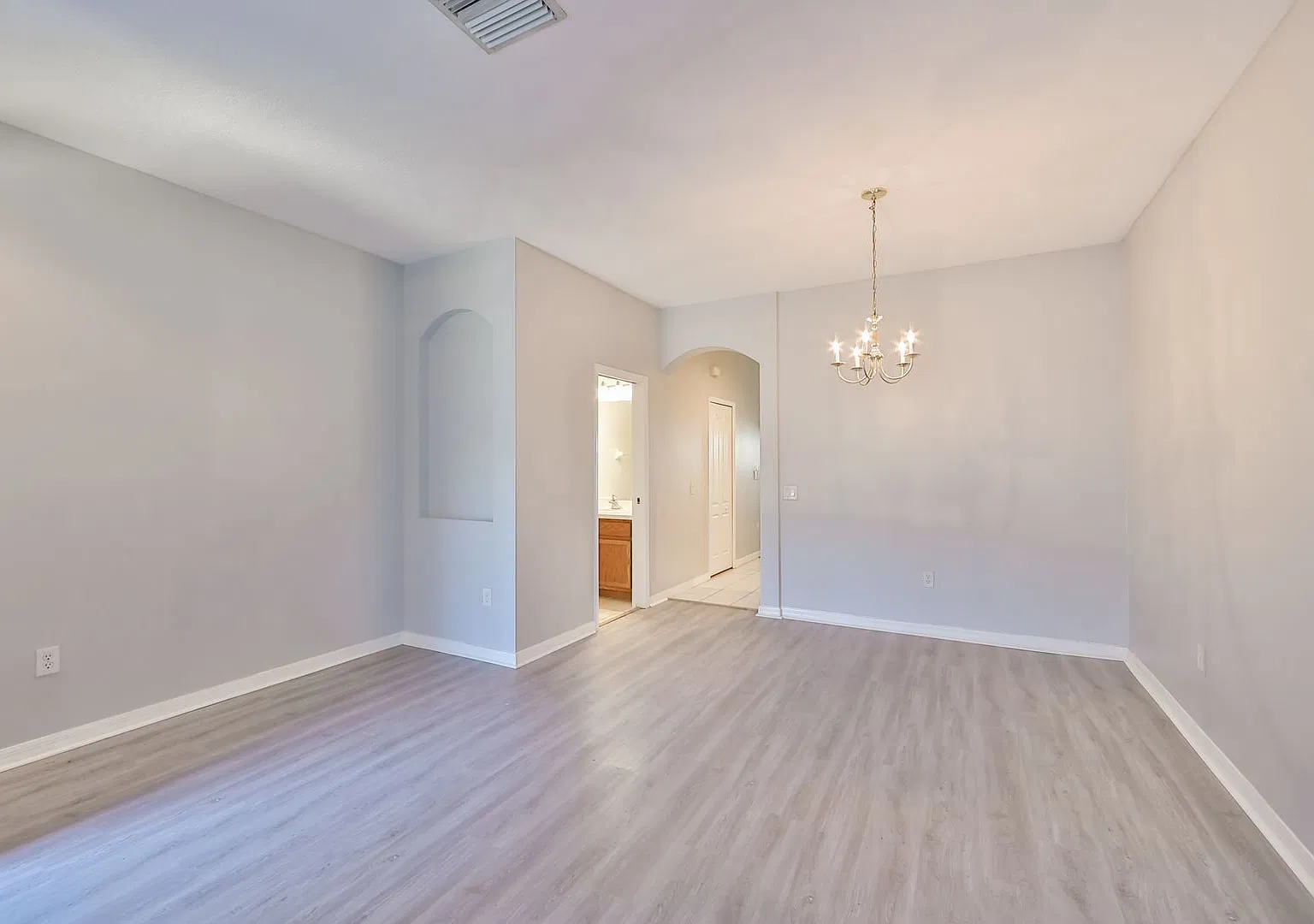 Beautiful Townhome at Kings Lake! — Photo 2