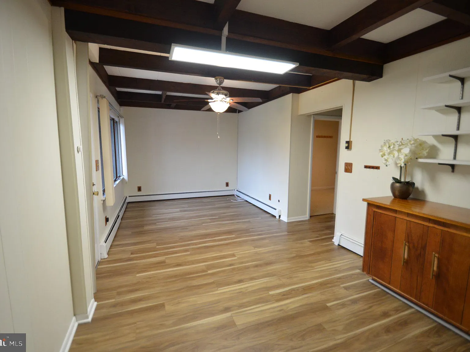 4 bed, 2.0 bath, 2304 sqft, $4,500 — Photo 3