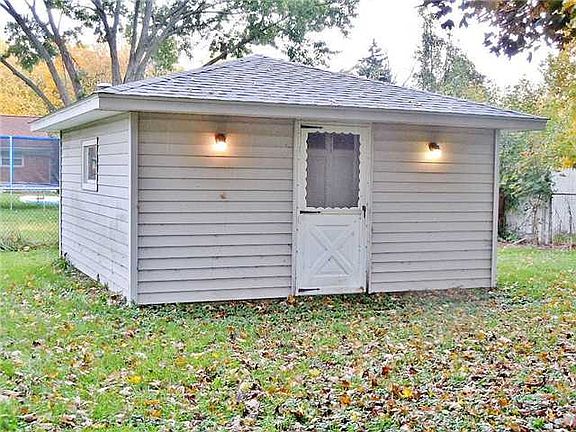 3rd image of 1593 N Thyre Dr
