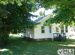 416 Diamond St, Iron River, MI 49935