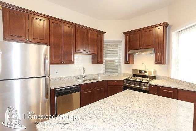 1st image of 1473 W Erie Street # Fl 3r3rd