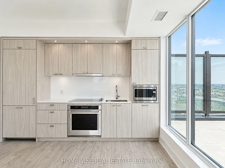 858 Dupont St #743 — Photo 3