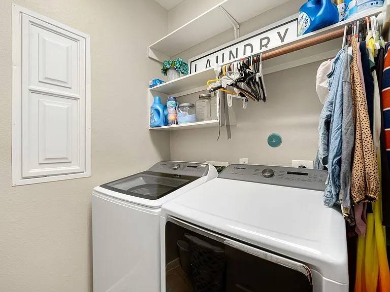 24647 Hampton Lakes Dr — Photo 33
