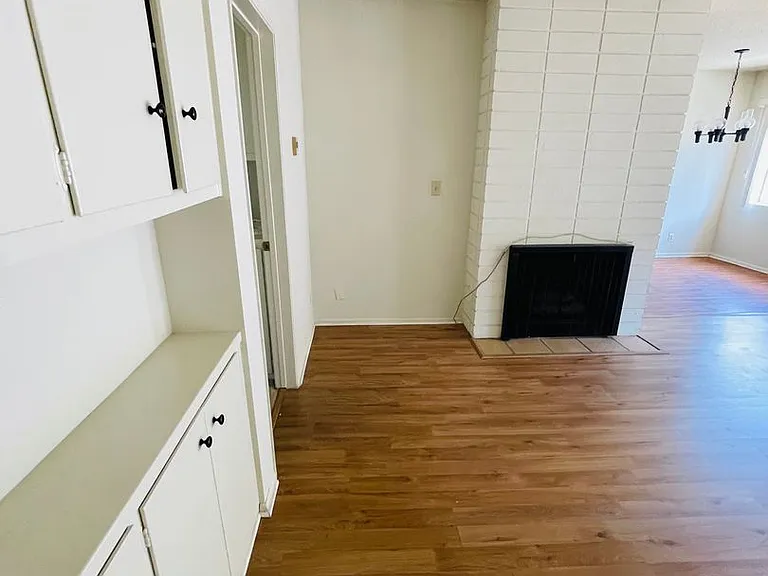 1732 Butler Ave — Photo 4