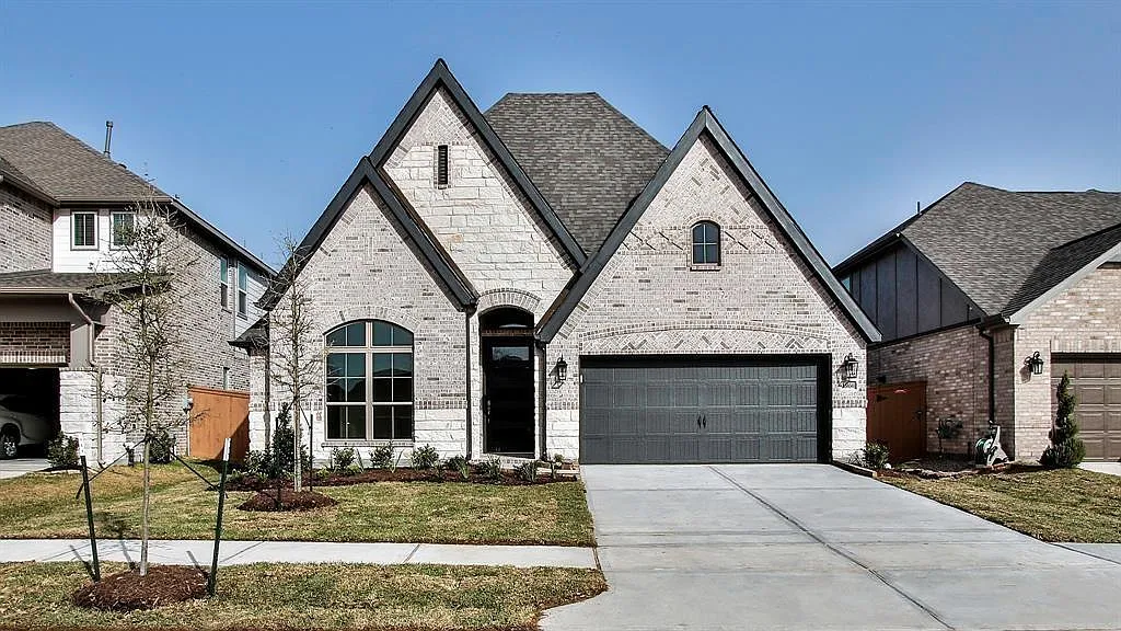 4 bed, 3.0 bath, 2793 sqft, $3,600 — Photo 1