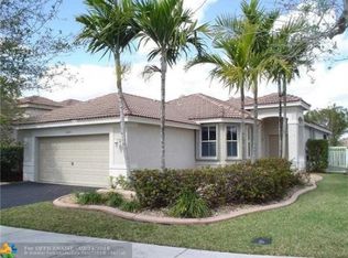 1800 Aspen Ln, Weston, FL 33327