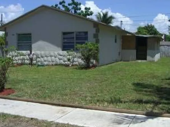 3041 NW 6th Ct, Pompano Beach, FL 33069