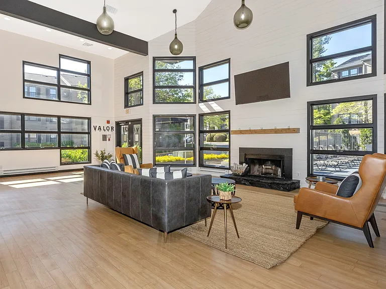 Valor Apartments — Photo 15