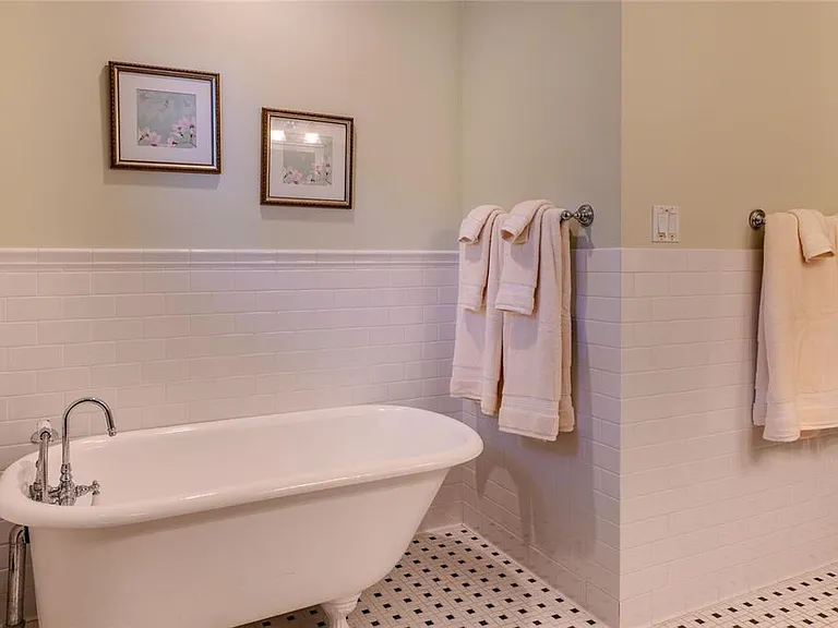 416 Sunset Dr — Photo 60