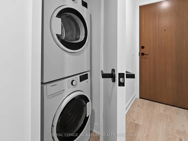 55 Charles St E #4303 — Photo 4