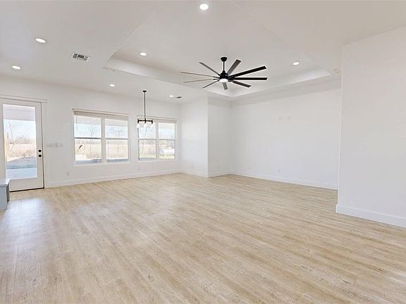 2nd image of 4867 N Oakland Ln