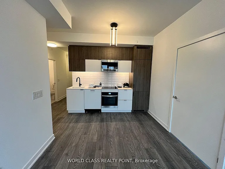 8888 Yonge St #212 — Photo 11