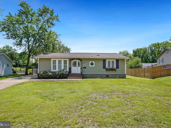 905 Burke Dr, Woodbridge, VA 22191