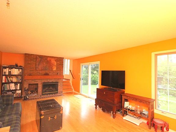 4th image of 135 Owl Dr