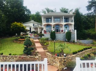 516 Shoreline Rd, New London, NC 28127