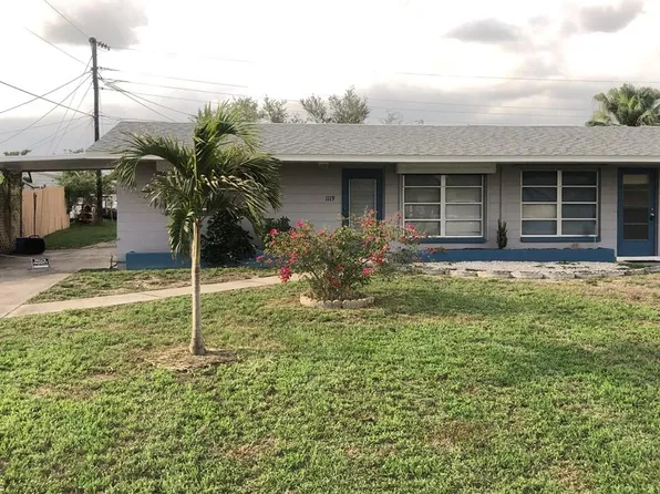 1119 Wesley St, Lehigh Acres, FL 33936