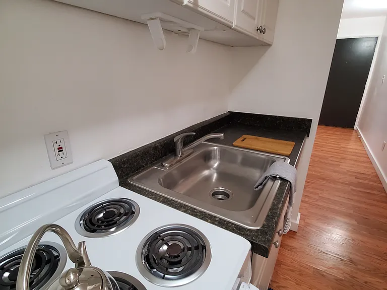 4704 22nd Ave NE #3 — Photo 4