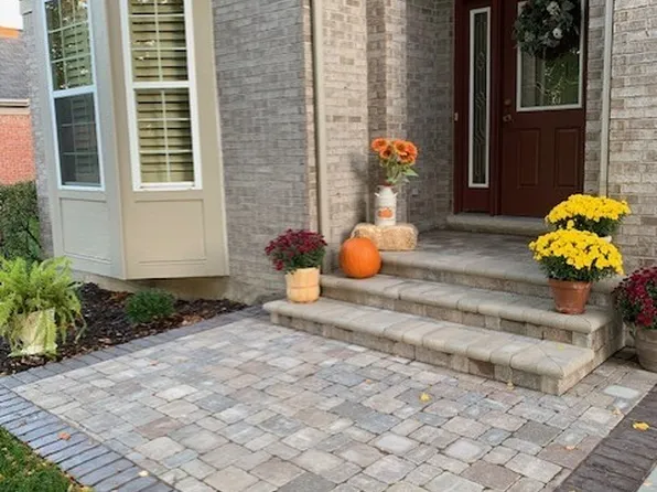 9218 Dunmore Dr, Orland Park, IL 60462