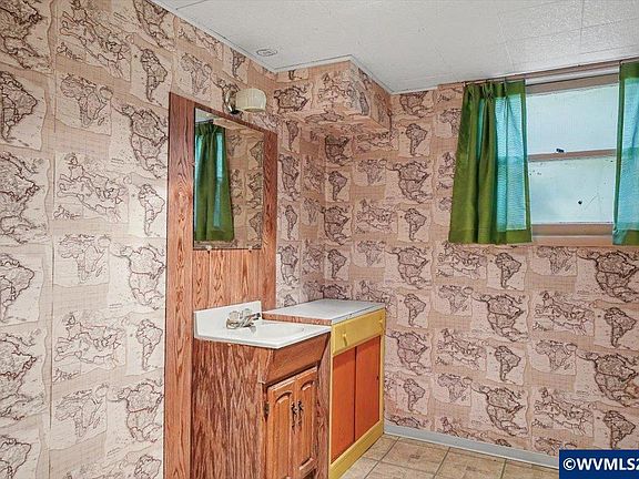 5th image of 775 Cascade Dr NW