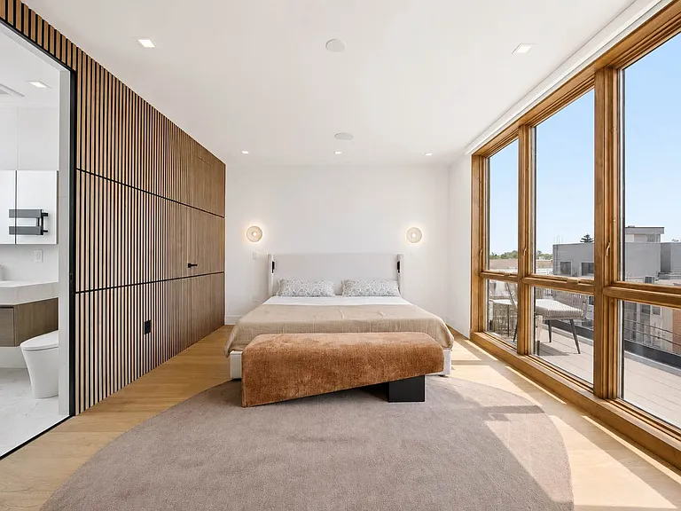 21-17 38th St #PENTHOUSE — Photo 7
