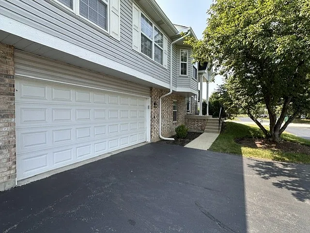 13902 S Cambridge Cir #13902 — Photo 3
